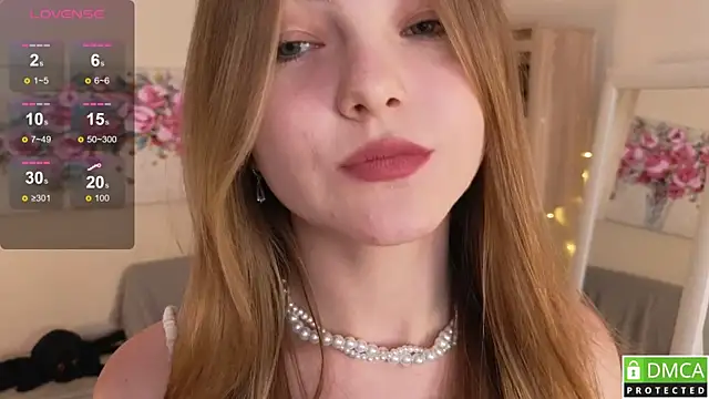 sue_sanders (F teen) - squeeze nipples under top + show tongue