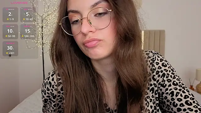 real_cutie1 - Real_cutie1's free webcam - UK Sex Cams