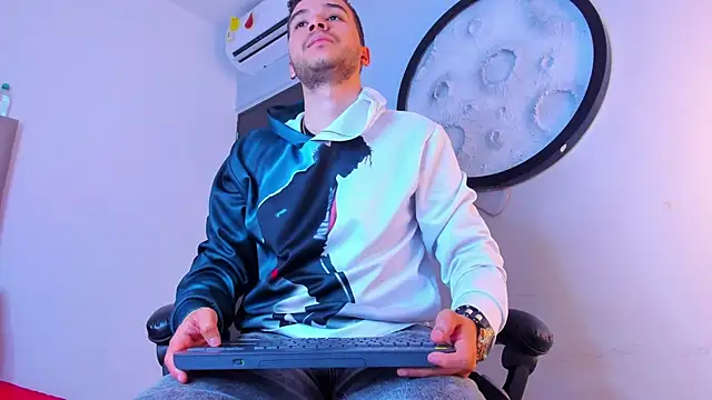 mike_257 webcam