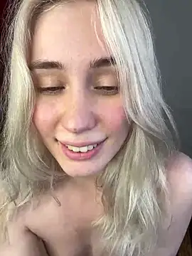 LovelyMiu webcam