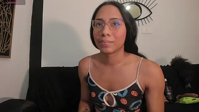 EmilyGomezLS webcam