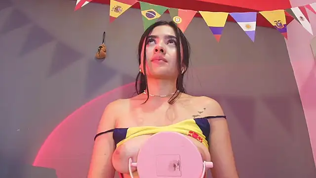 adara_johnson__ webcam