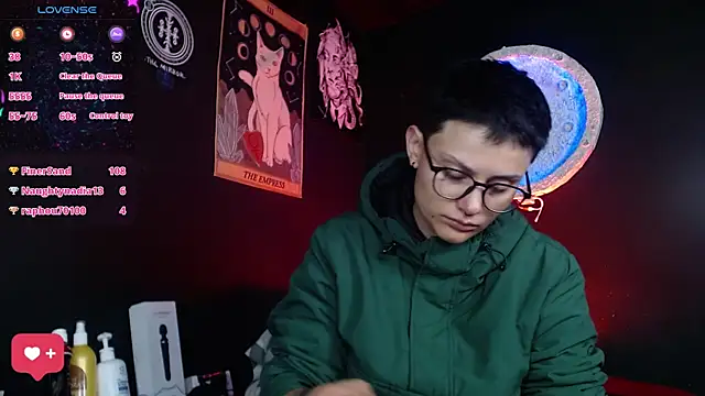 girl_intense444 webcam