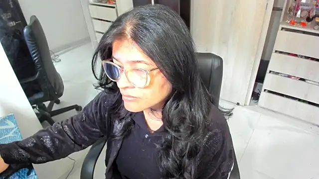 BellaFlaming webcam