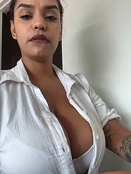 Sara-77 webcam