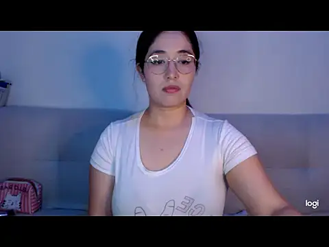 Elina_Rose888 webcam