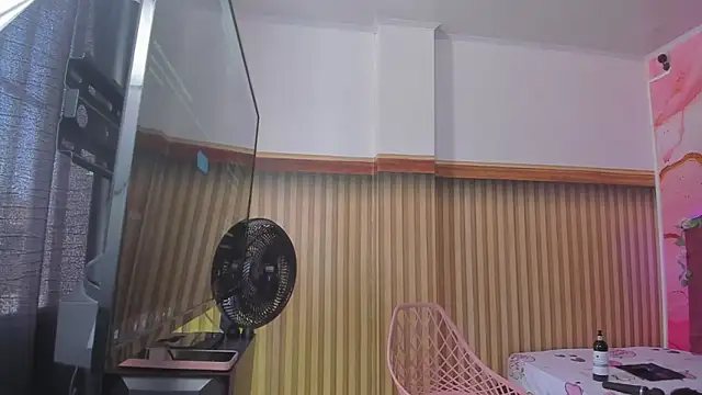 melody_paris webcam
