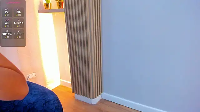 Naomii_Viper webcam