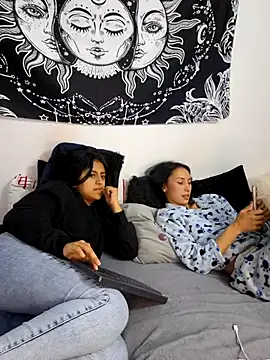 emily_n_abby webcam