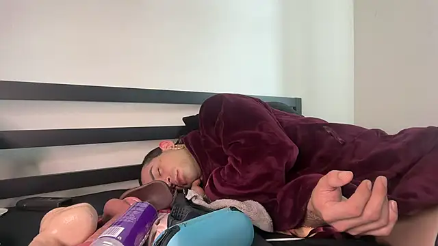 KendallDiorTheWhore webcam