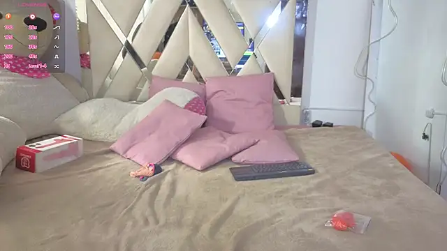 MILAH_TAY webcam