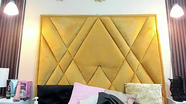 Sarah__Moonx webcam