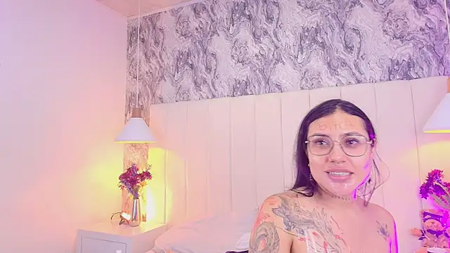 Tesalove_606 webcam