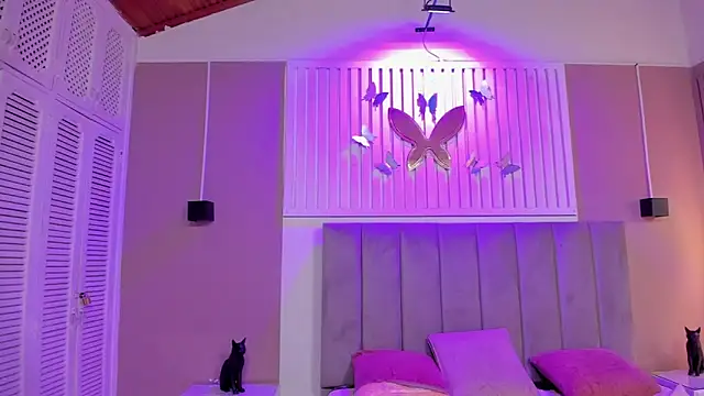 mia_vanegas webcam