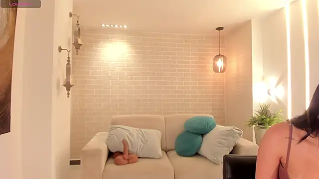MollyJones_ webcam