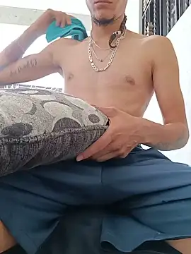 Yanwoods420 webcam