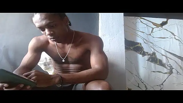 Larry-n-clouds webcam