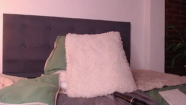 nikkystorm1_ live cam on StripChat