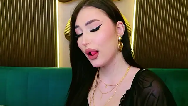 EmmaLawrens live cam on StripChat