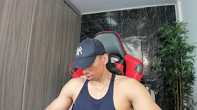 Erik_castle webcam