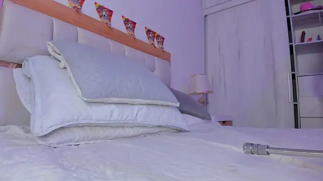 mia_hank webcam