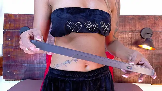 Celeste_sanz live cam on StripChat