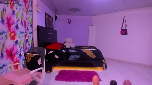 aria_rouss live cam on StripChat