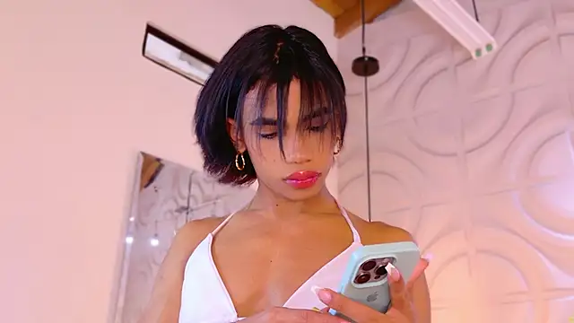 AlanCutee webcam