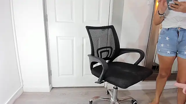 Noelle_Minx webcam