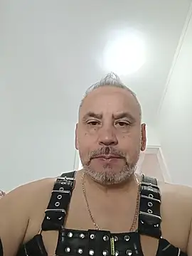 Andrex_Leather webcam