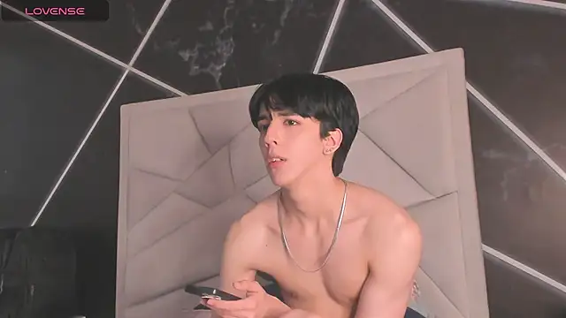 Quma86 - Male webcam sex chat