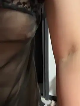 aniani11 live cam on StripChat