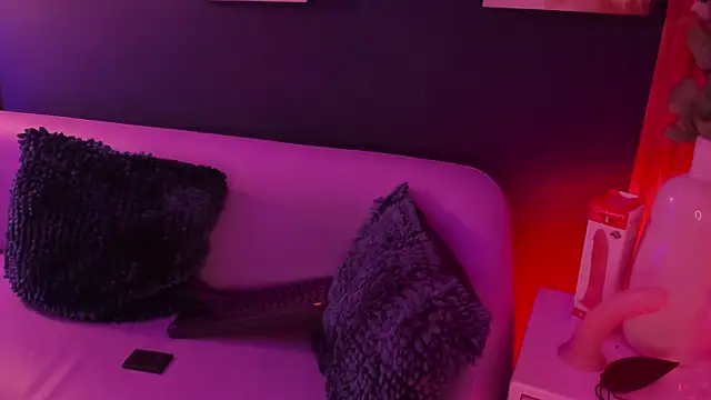 Adann_Scott live cam on StripChat