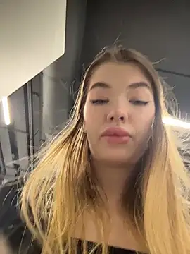 Dreamy_Mia webcam