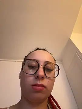 queenlo_xxx webcam