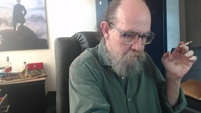 Uncle_Hottie webcam