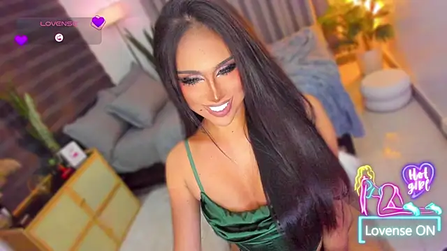UrSluttyGoddess webcam