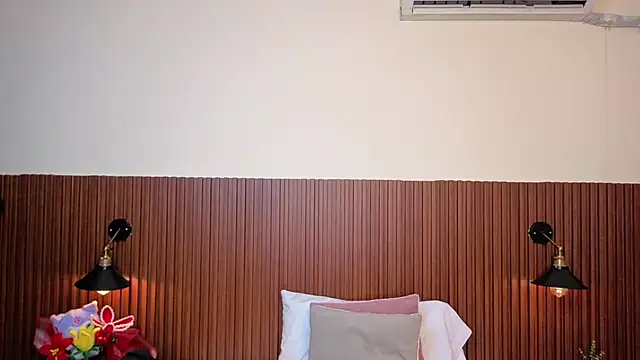 chanel_brunette webcam