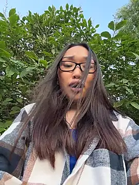 trytomakememoam webcam