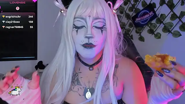 Kora_Red69 webcam