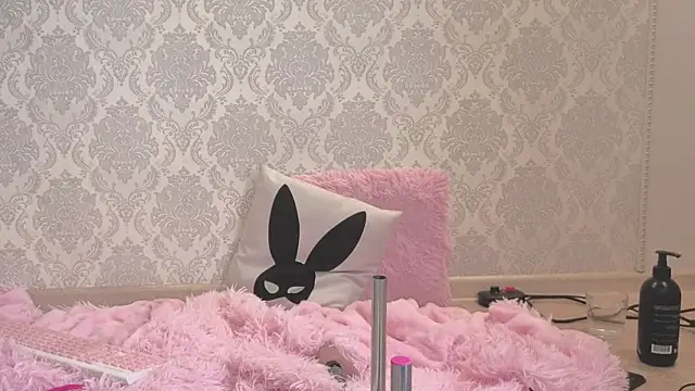 LesleyMil webcam