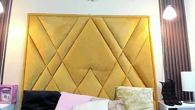 Sarah__Moonx webcam