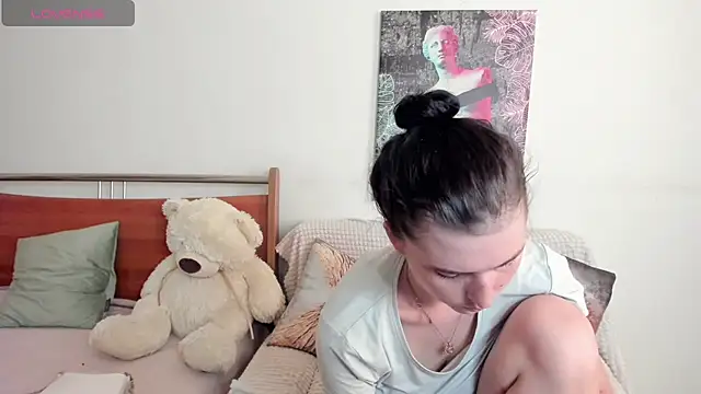 Kira_Devi webcam