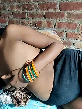 Queen_nishu03 webcam