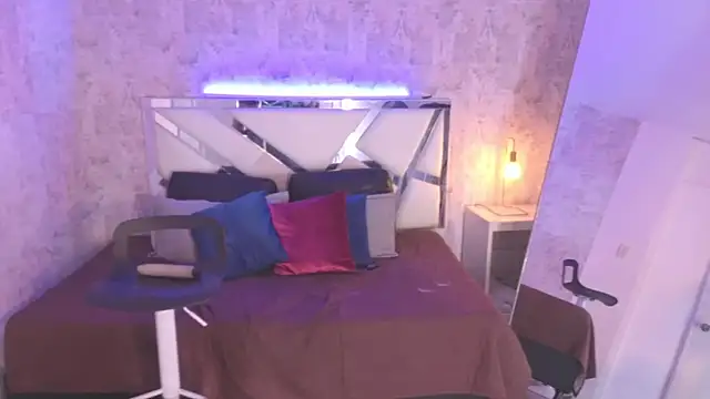 mistress_lilacorleone live cam on StripChat