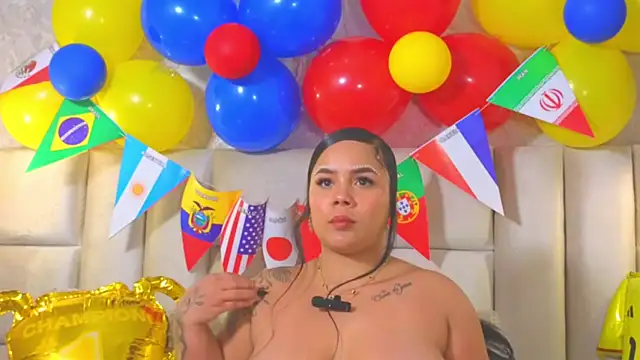 EmilyQueen3x webcam