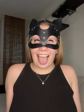 Mia_harmati webcam