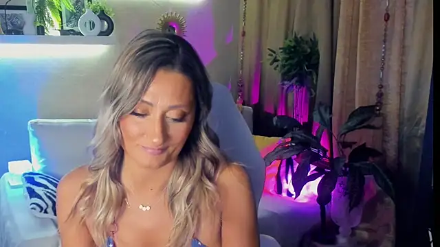 SarahAlluring webcam