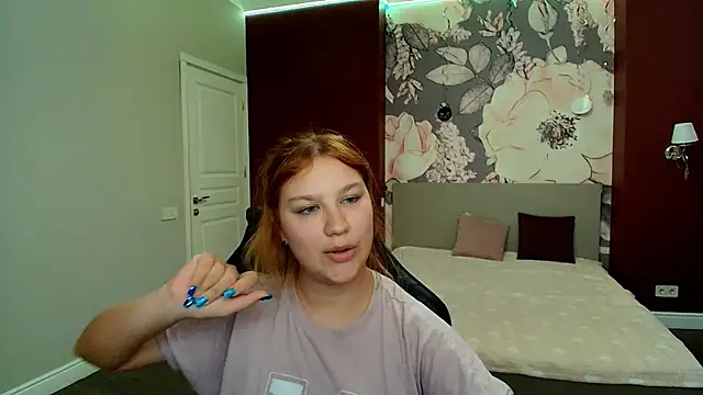 AngelinaLow webcam