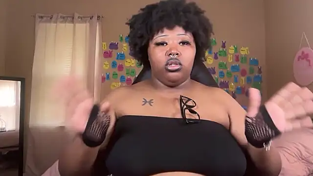Chocolatebunnyxx96 webcam